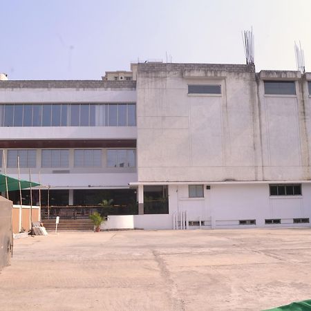 Club Emerald Bombay Extérieur photo