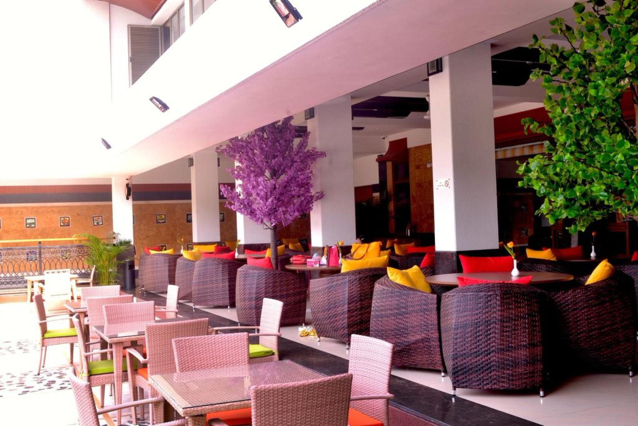 Club Emerald Bombay Extérieur photo